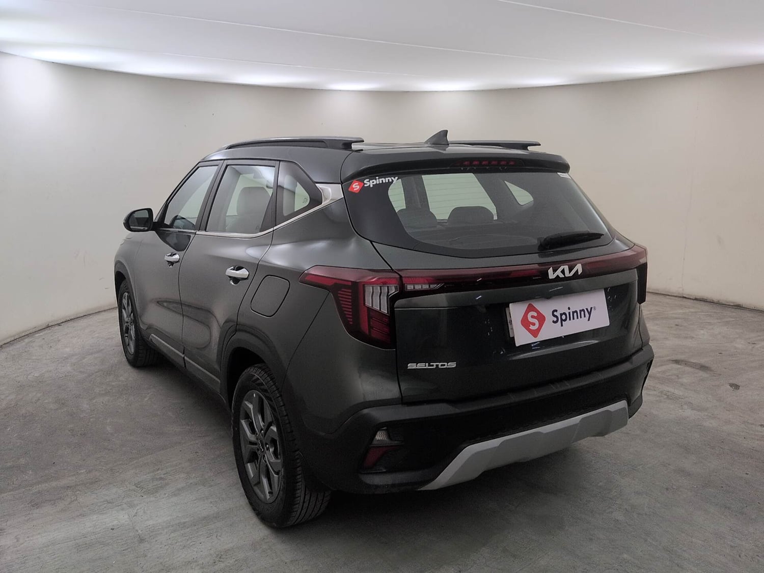 Used 2024 Kia Seltos HTX 1.5 Petrol MT Petrol Manual exterior LEFT REAR CORNER VIEW