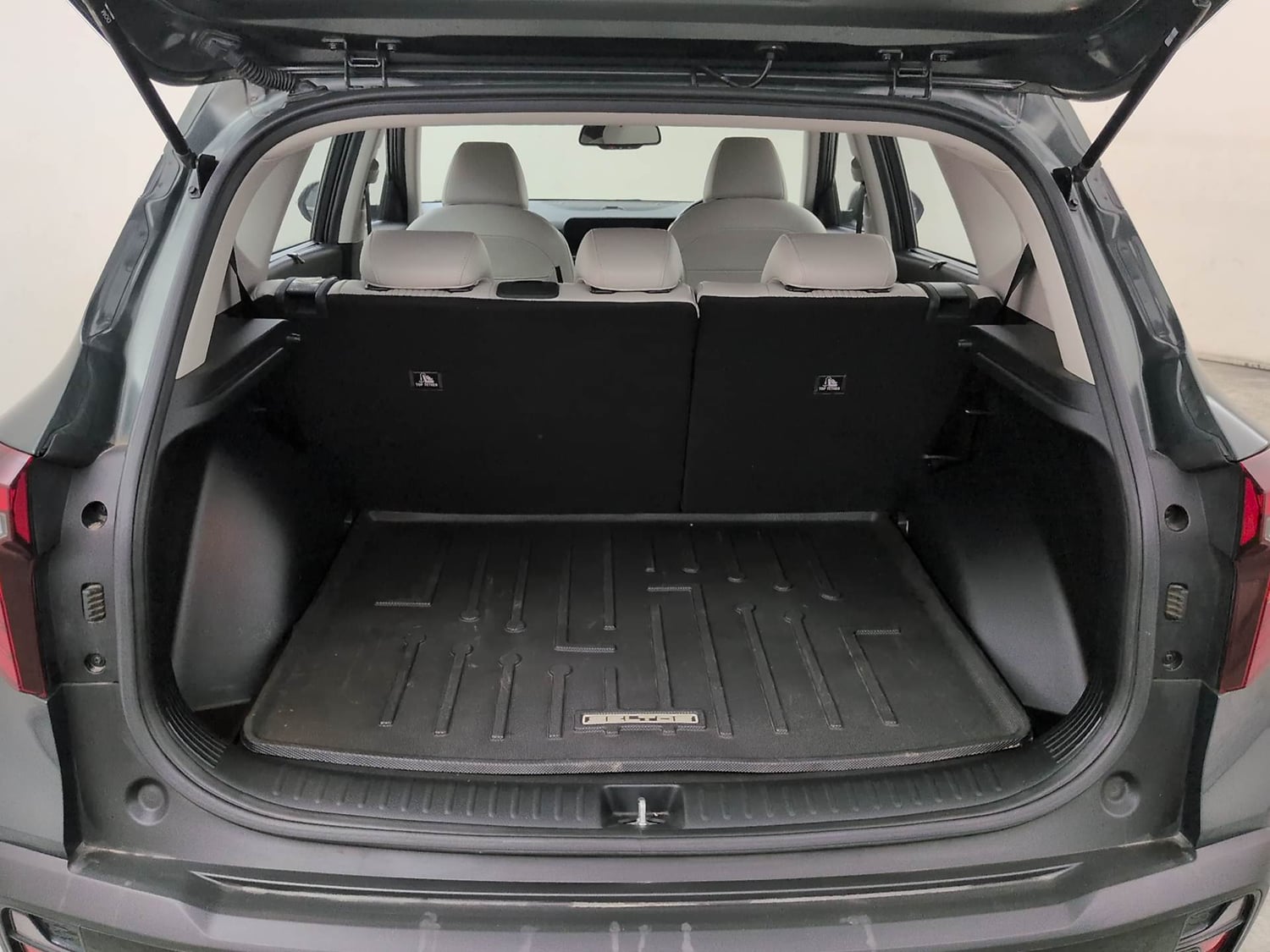 Used 2024 Kia Seltos HTX 1.5 Petrol MT Petrol Manual interior DICKY INSIDE VIEW