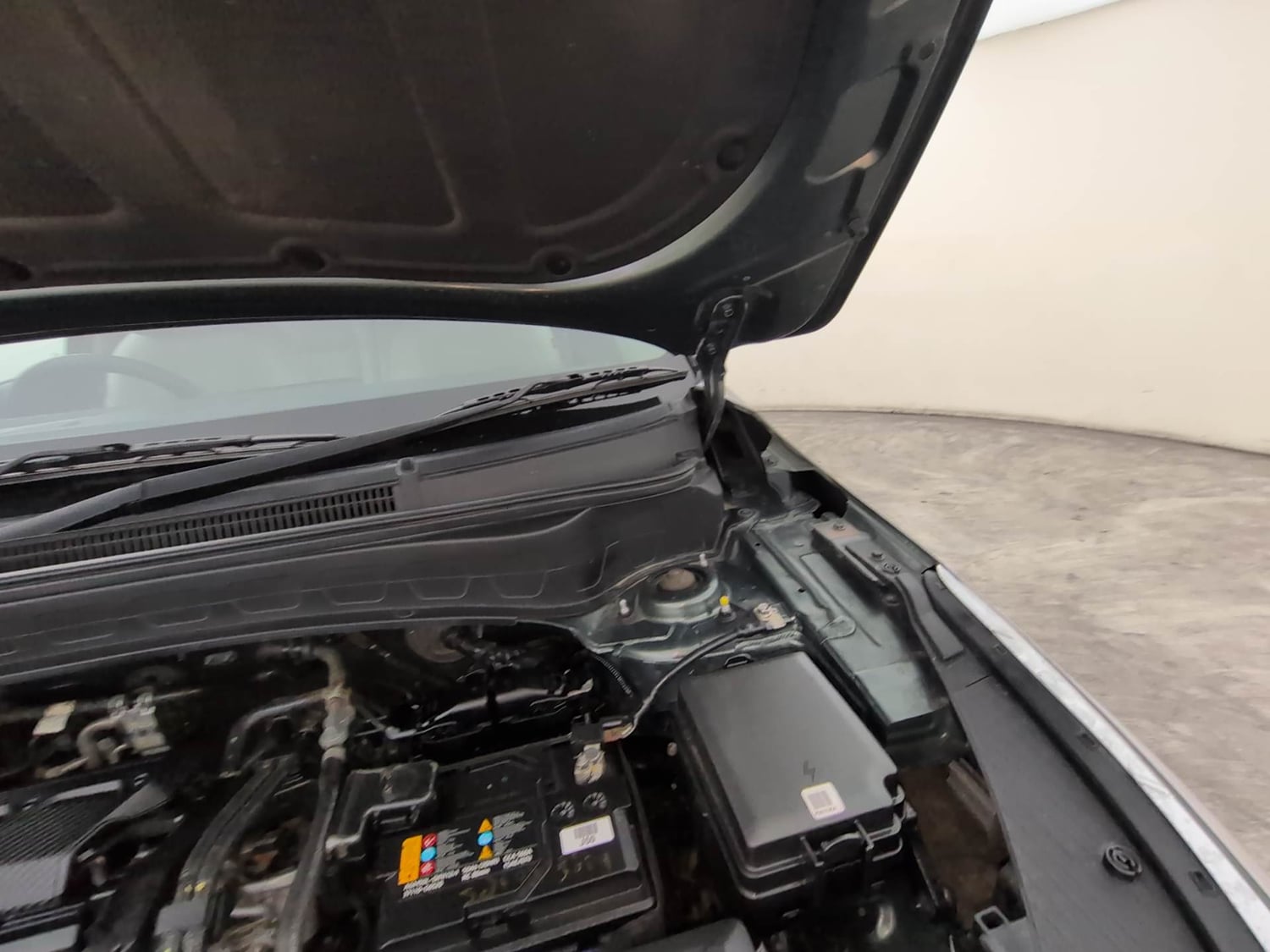Used 2024 Kia Seltos HTX 1.5 Petrol MT Petrol Manual engine ENGINE LEFT SIDE HINGE & APRON VIEW