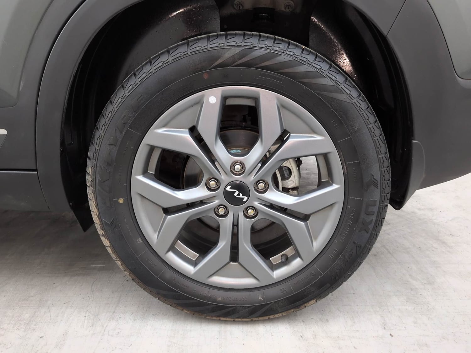 Used 2024 Kia Seltos HTX 1.5 Petrol MT Petrol Manual tyres LEFT REAR TYRE RIM VIEW