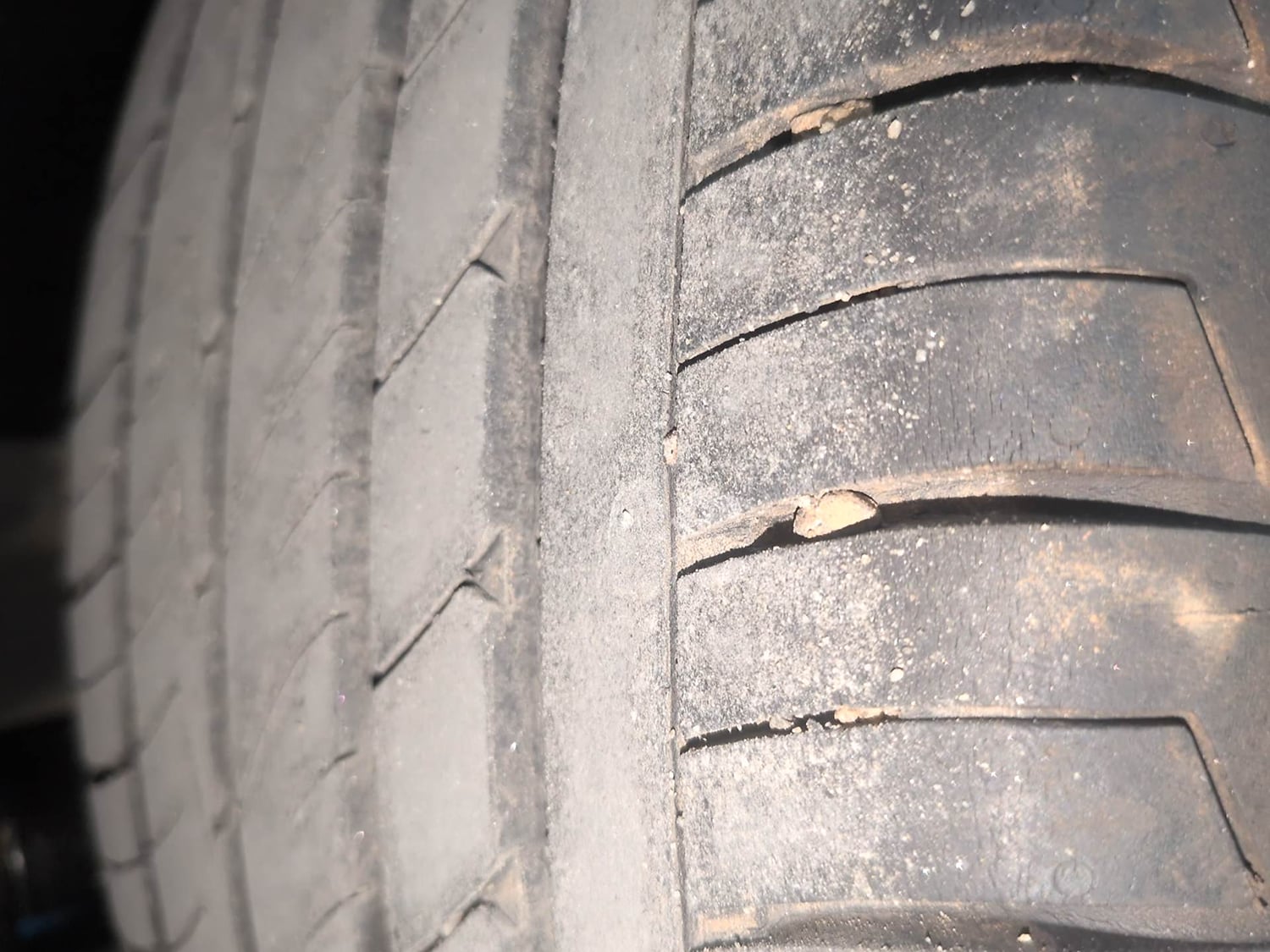 Used 2024 Kia Seltos HTX 1.5 Petrol MT Petrol Manual tyres RIGHT REAR TYRE TREAD VIEW