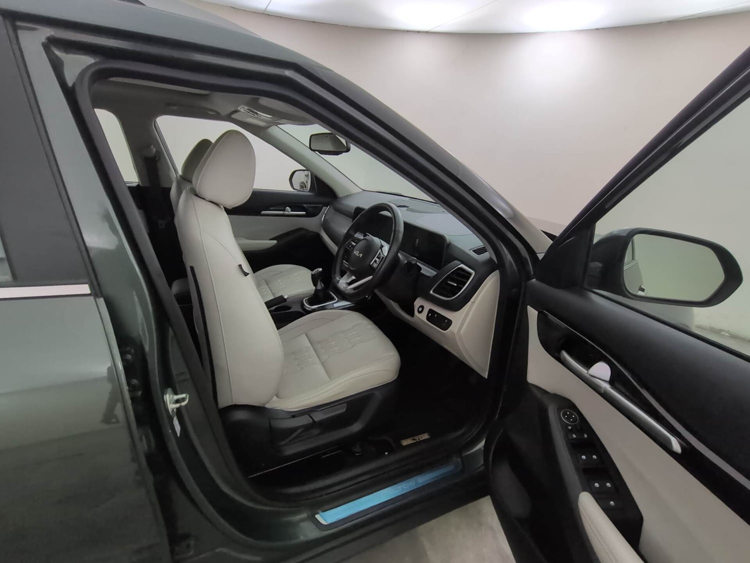 Used 2024 Kia Seltos HTX 1.5 Petrol MT Petrol Manual interior RIGHT SIDE FRONT DOOR CABIN VIEW