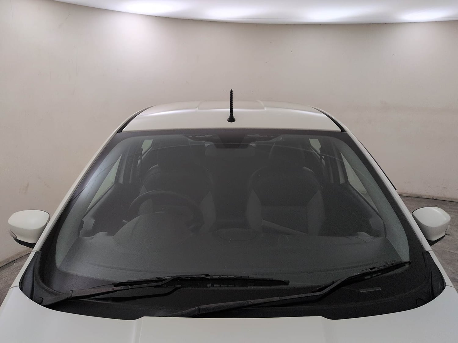 Used 2021 Ford Figo Titanium 1.2 Ti-VCT MT Petrol Manual exterior FRONT WINDSHIELD VIEW