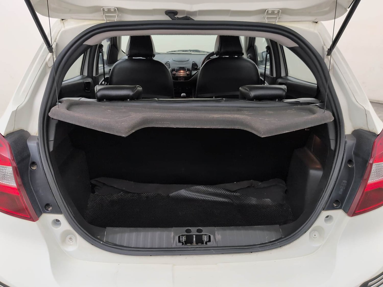 Used 2021 Ford Figo Titanium 1.2 Ti-VCT MT Petrol Manual interior DICKY INSIDE VIEW