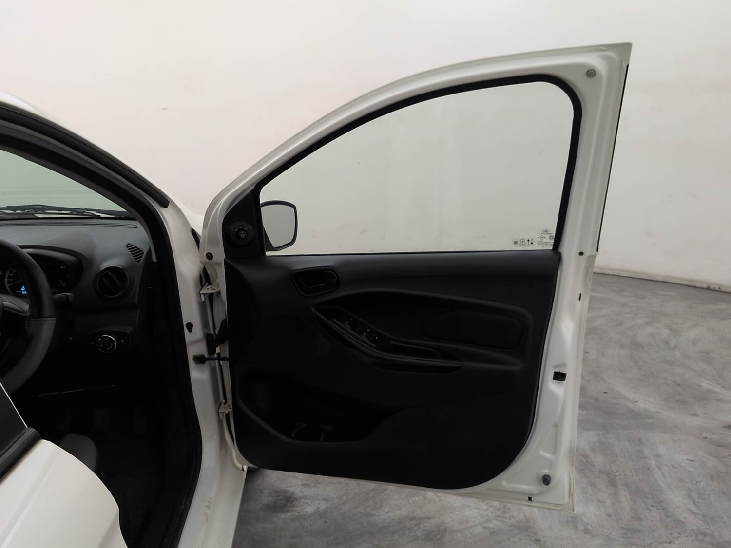 Used 2021 Ford Figo Titanium 1.2 Ti-VCT MT Petrol Manual interior RIGHT FRONT DOOR OPEN VIEW
