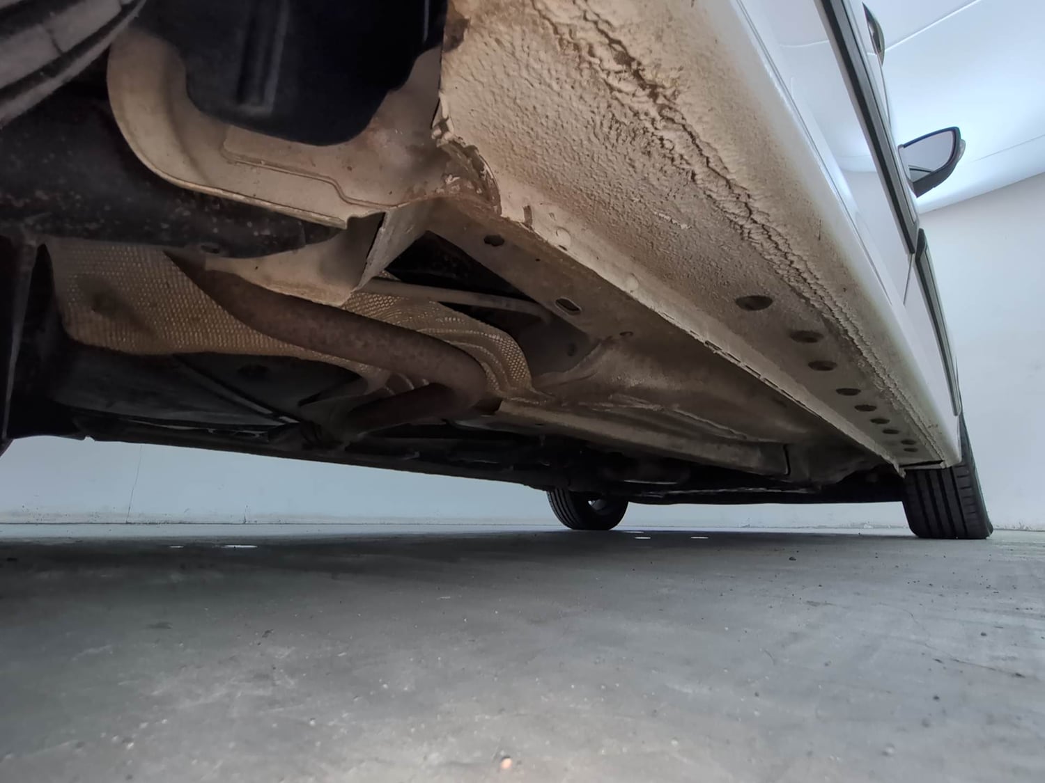 Used 2021 Ford Figo Titanium 1.2 Ti-VCT MT Petrol Manual extra REAR RIGHT UNDERBODY VIEW