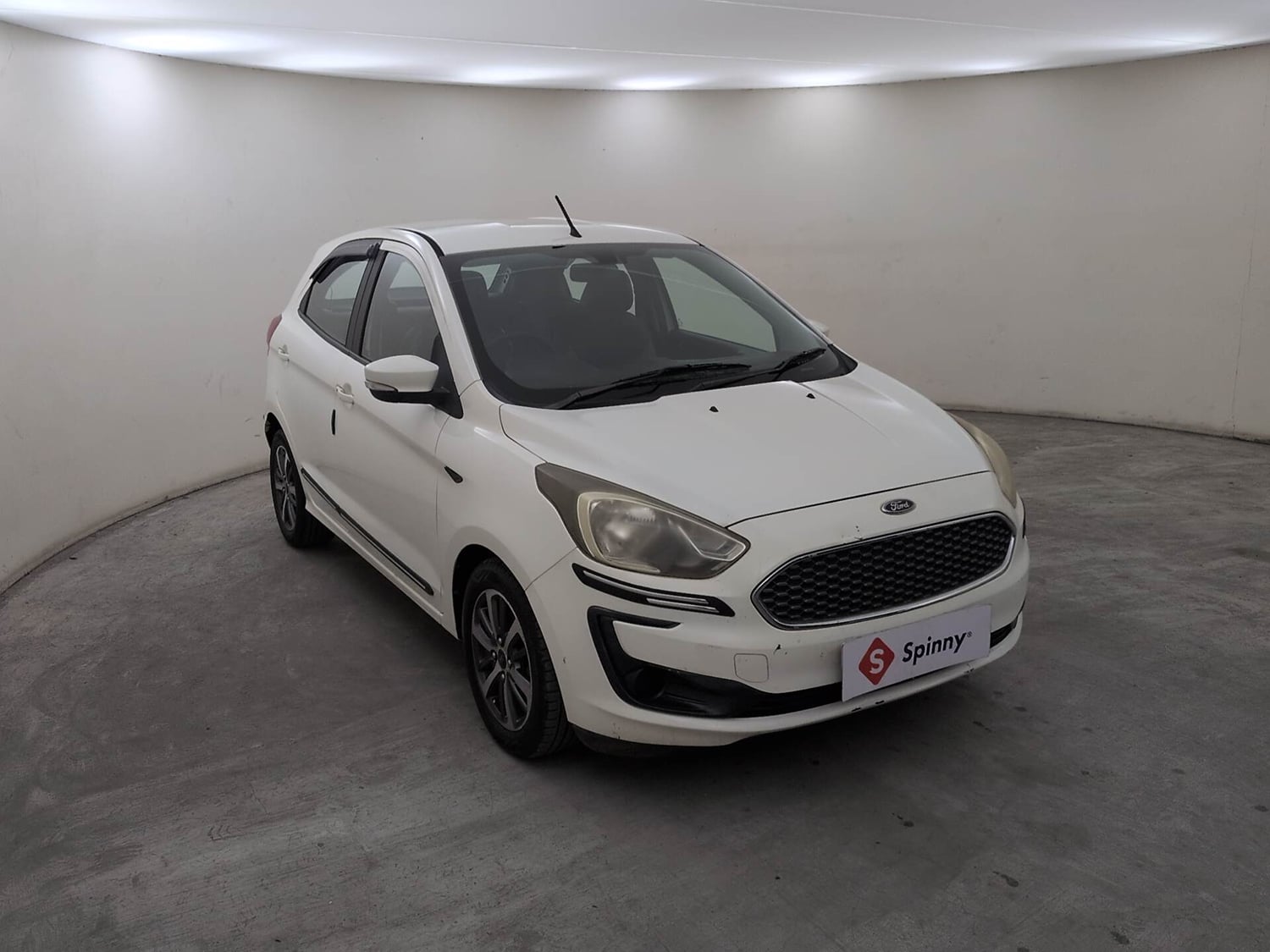 Used 2021 Ford Figo Titanium 1.2 Ti-VCT MT Petrol Manual exterior RIGHT FRONT CORNER VIEW