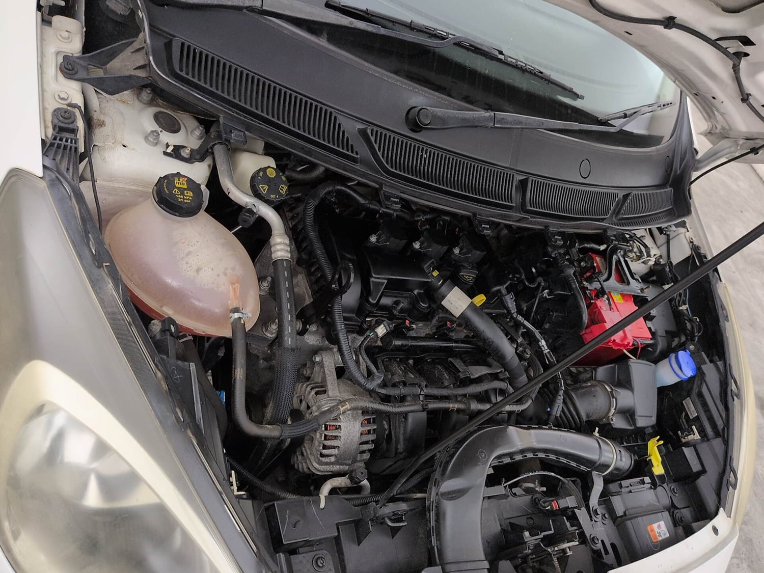 Used 2021 Ford Figo Titanium 1.2 Ti-VCT MT Petrol Manual engine ENGINE RIGHT SIDE VIEW