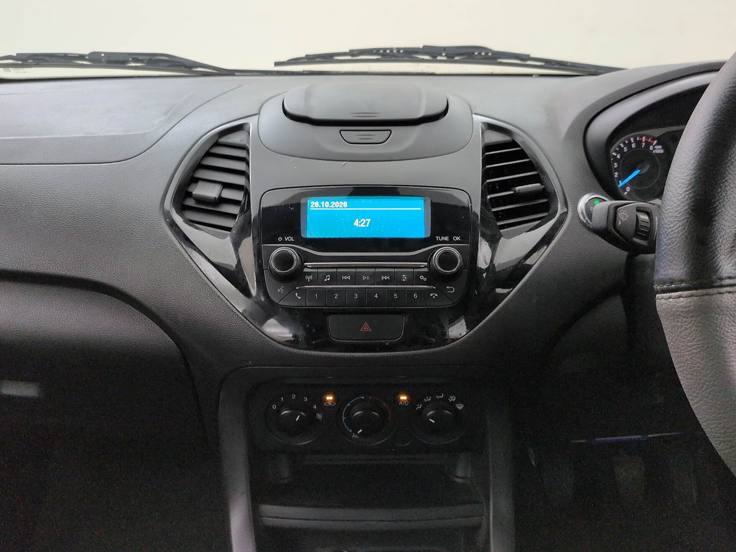 Used 2021 Ford Figo Titanium 1.2 Ti-VCT MT Petrol Manual interior MUSIC SYSTEM & AC CONTROL VIEW
