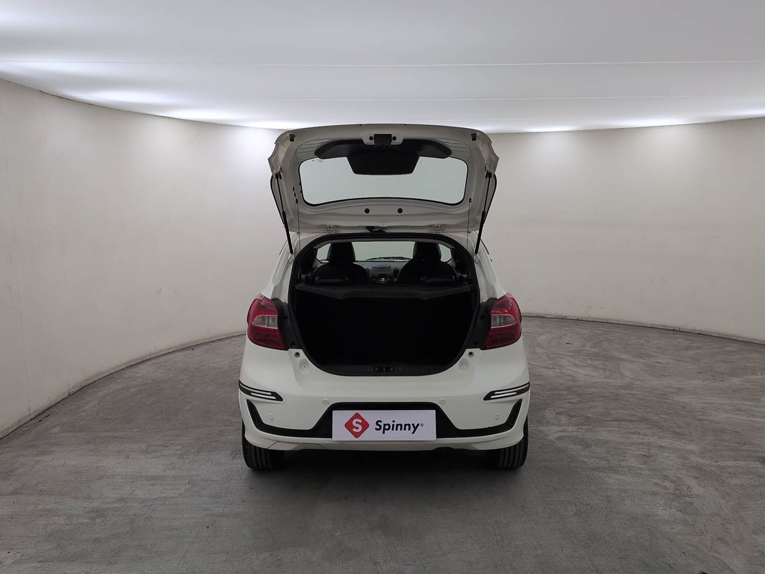 Used 2021 Ford Figo Titanium 1.2 Ti-VCT MT Petrol Manual interior DICKY DOOR OPEN VIEW