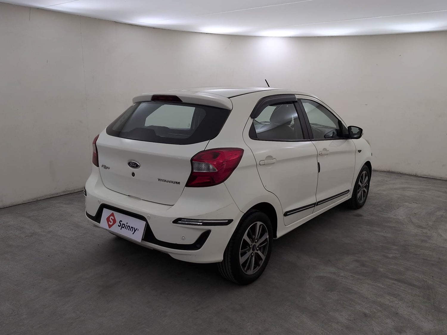 Used 2021 Ford Figo Titanium 1.2 Ti-VCT MT Petrol Manual exterior RIGHT REAR CORNER VIEW