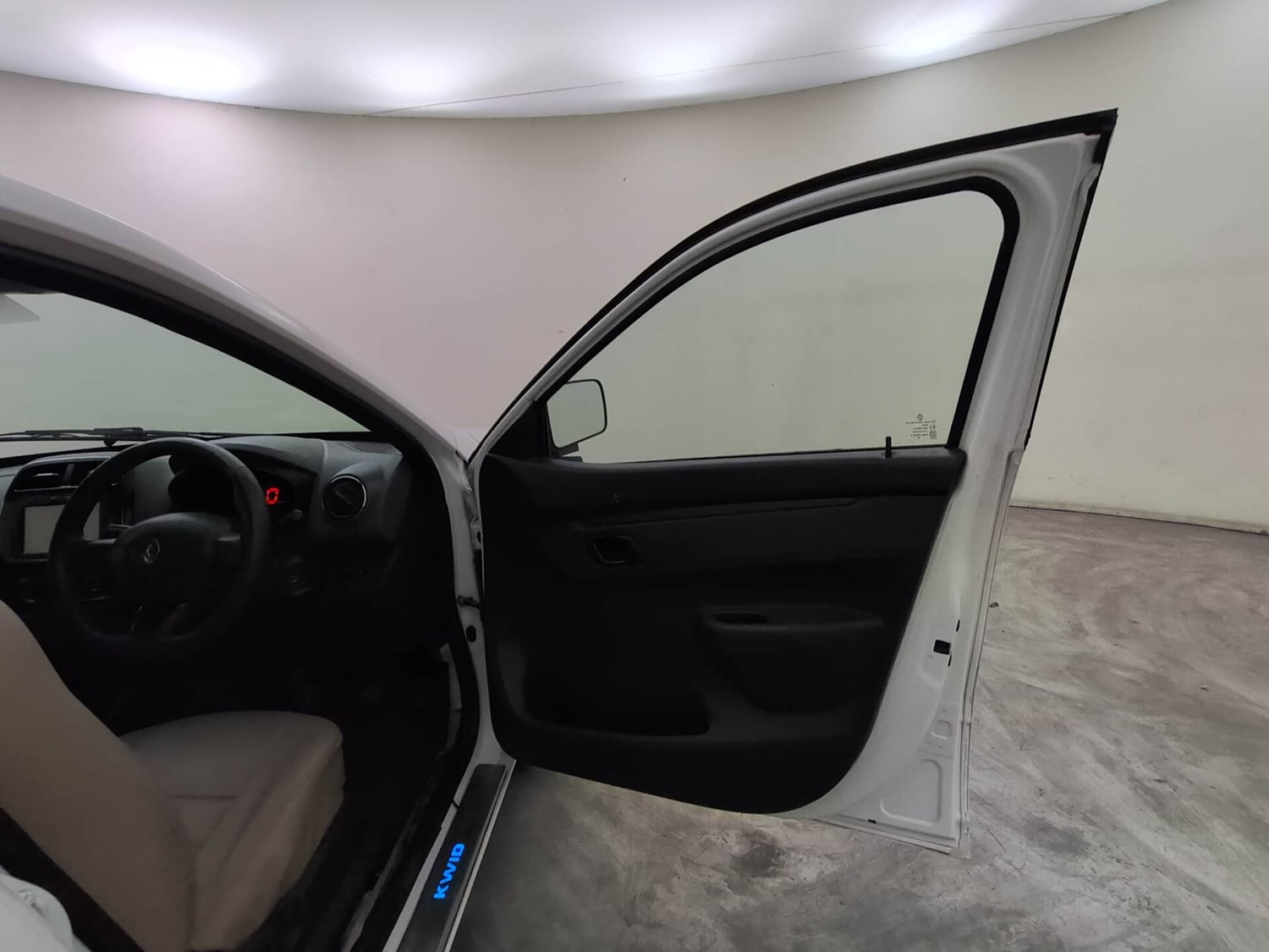 Used 2016 Renault Kwid RXT Petrol Manual interior RIGHT FRONT DOOR OPEN VIEW