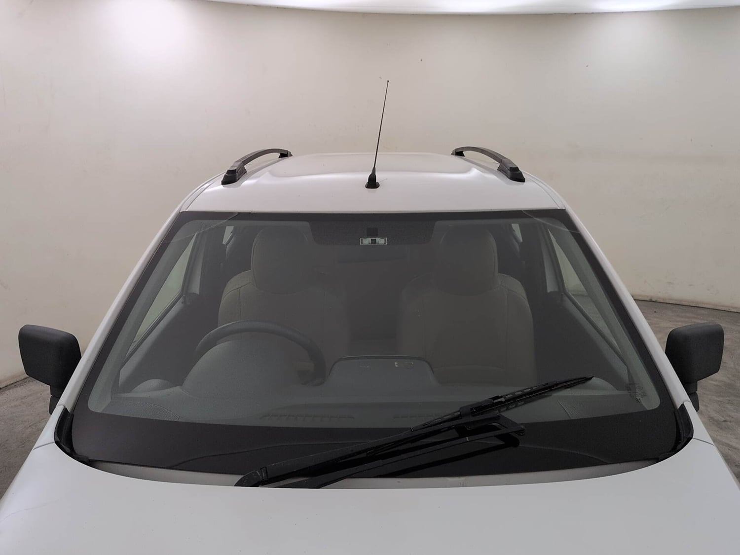 Used 2016 Renault Kwid RXT Petrol Manual exterior FRONT WINDSHIELD VIEW