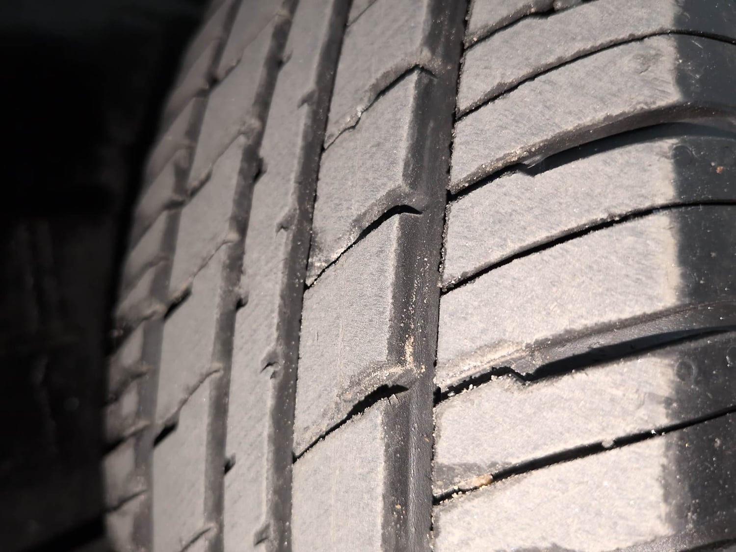 Used 2016 Renault Kwid RXT Petrol Manual tyres RIGHT FRONT TYRE TREAD VIEW