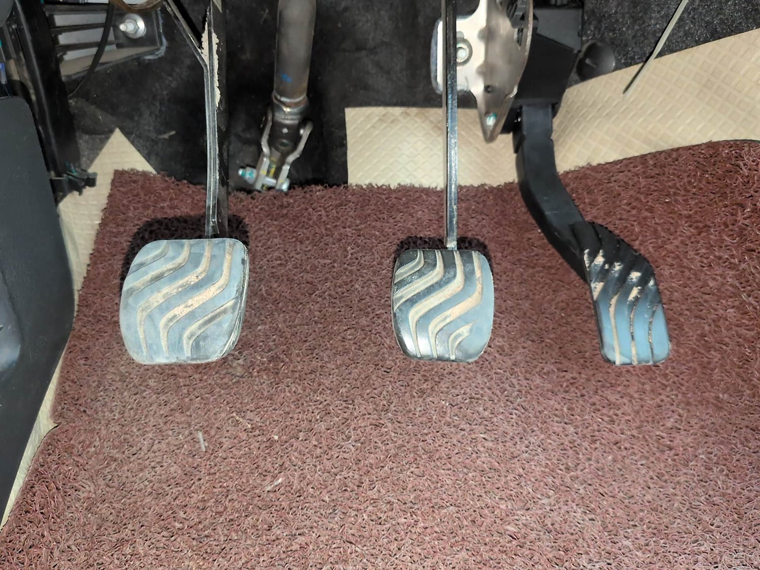 Used 2016 Renault Kwid RXT Petrol Manual interior PEDALS VIEW