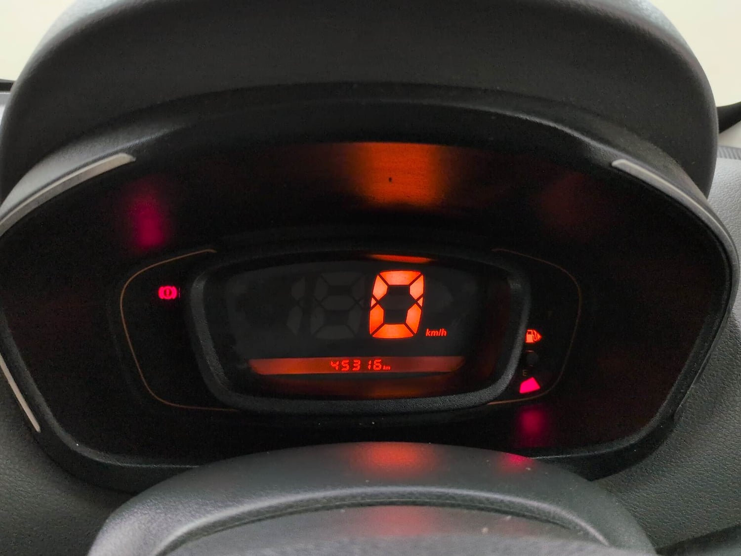 Used 2016 Renault Kwid RXT Petrol Manual interior CLUSTERMETER VIEW