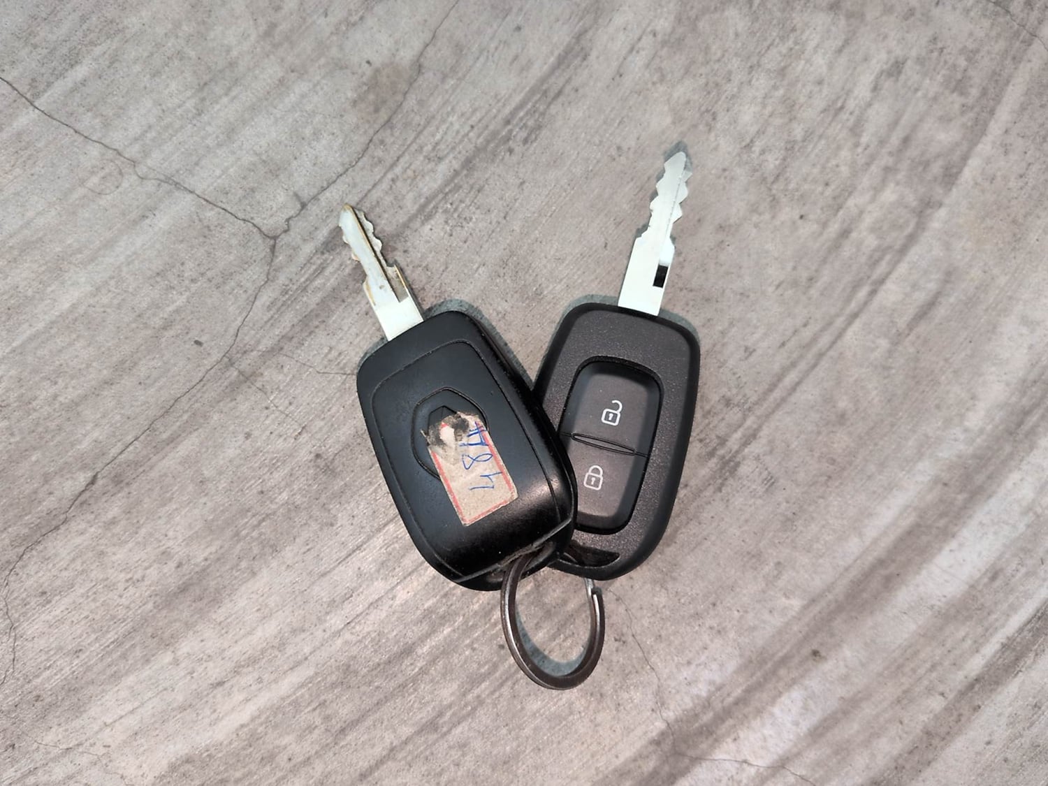 Used 2016 Renault Kwid RXT Petrol Manual extra CAR KEY VIEW