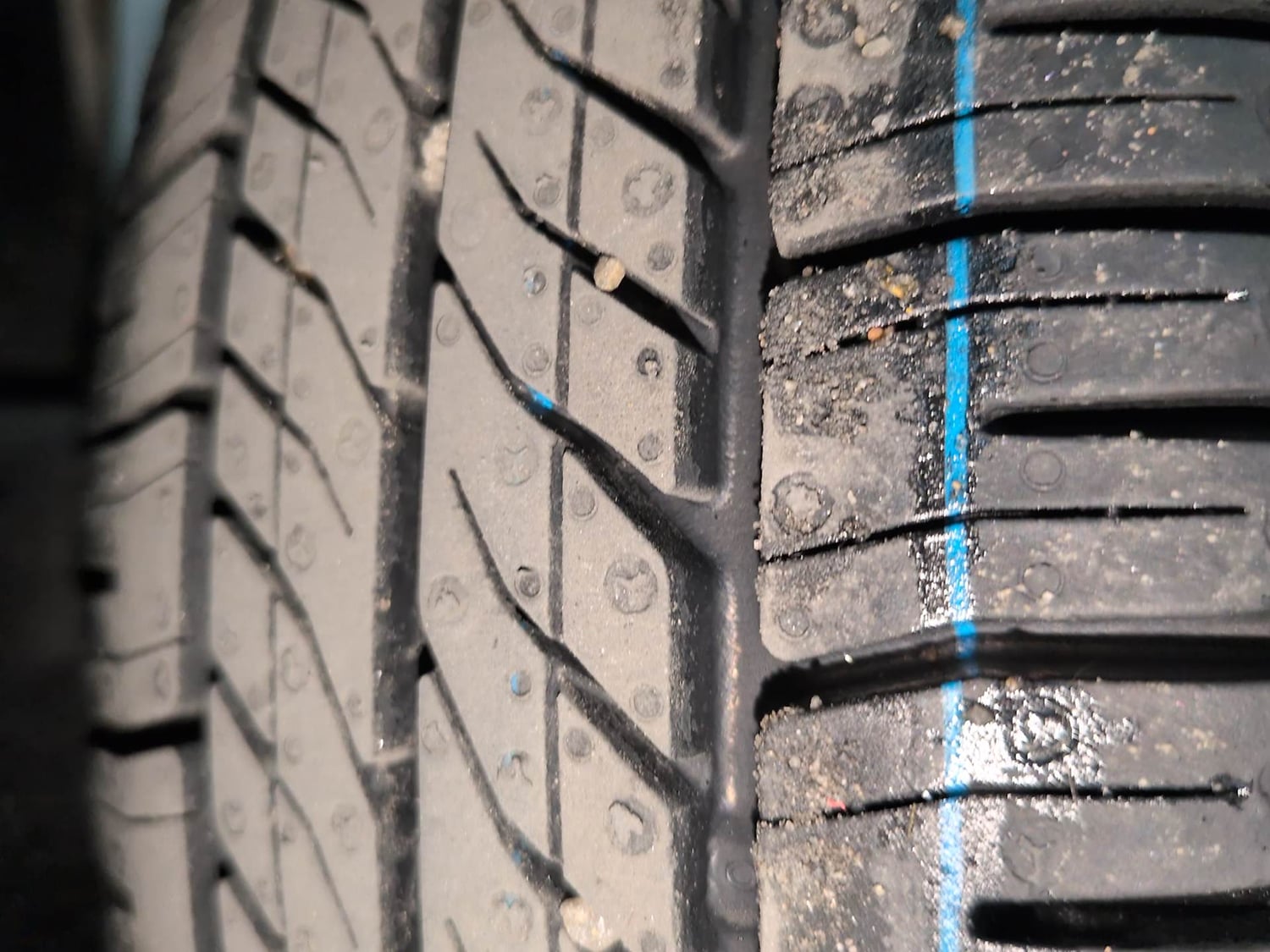 Used 2016 Renault Kwid RXT Petrol Manual tyres LEFT REAR TYRE TREAD VIEW