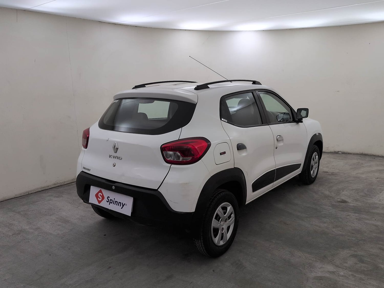 Used 2016 Renault Kwid RXT Petrol Manual exterior RIGHT REAR CORNER VIEW