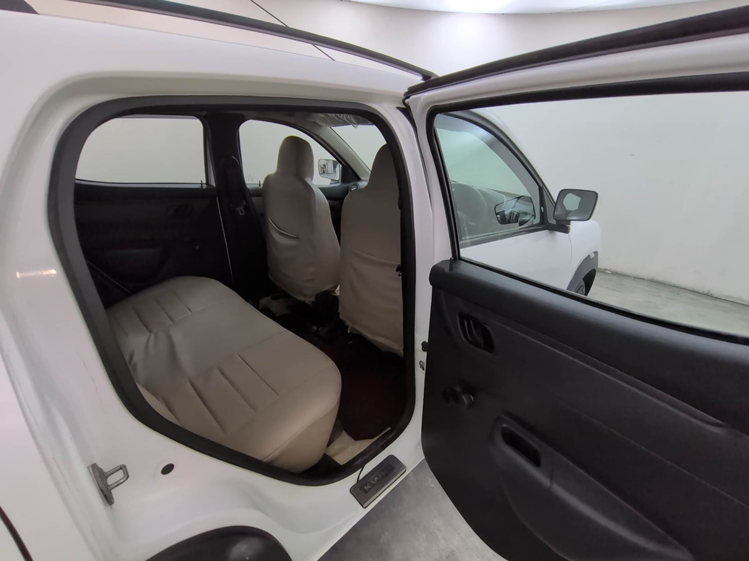 Used 2016 Renault Kwid RXT Petrol Manual interior RIGHT SIDE REAR DOOR CABIN VIEW
