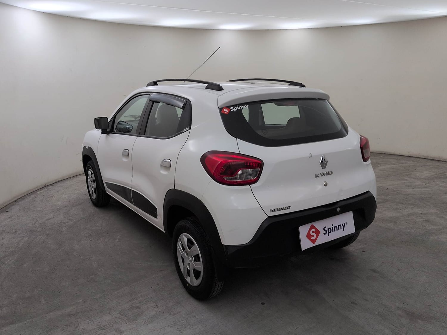Used 2016 Renault Kwid RXT Petrol Manual exterior LEFT REAR CORNER VIEW