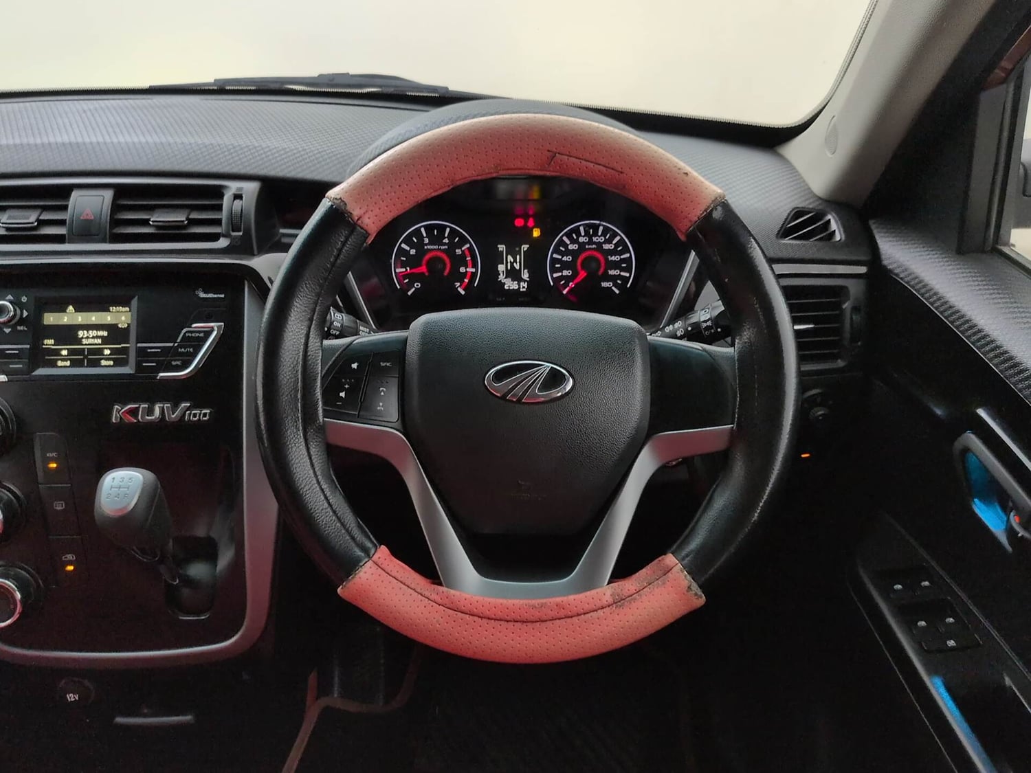 Used 2017 Mahindra KUV100 K8 6 STR Dual Tone Petrol Manual interior STEERING VIEW