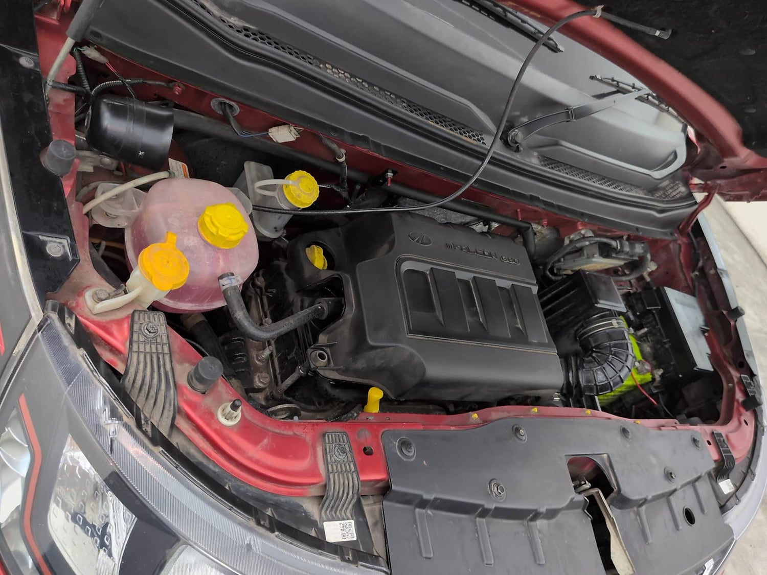 Used 2017 Mahindra KUV100 K8 6 STR Dual Tone Petrol Manual engine ENGINE RIGHT SIDE VIEW