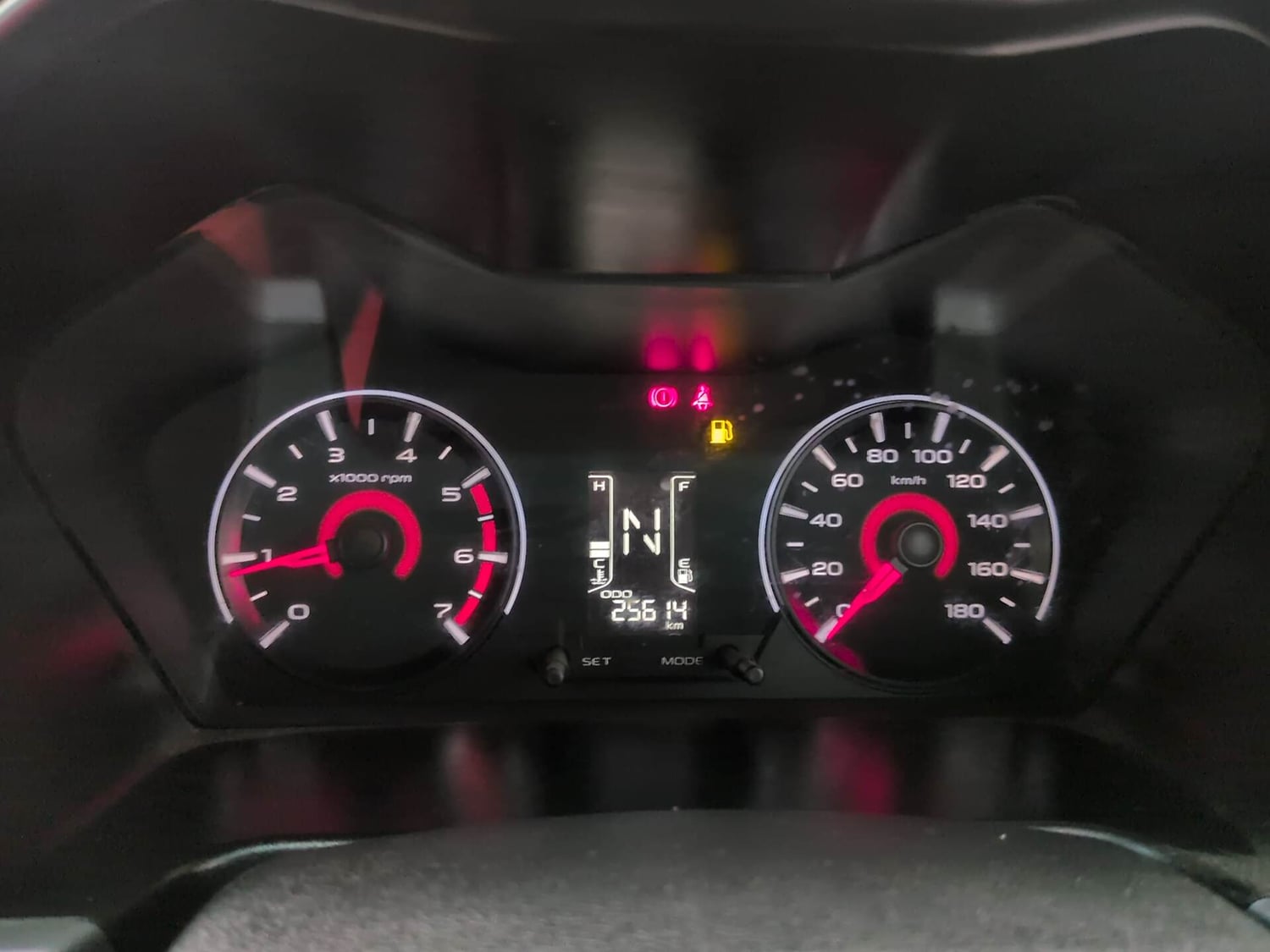 Used 2017 Mahindra KUV100 K8 6 STR Dual Tone Petrol Manual interior CLUSTERMETER VIEW