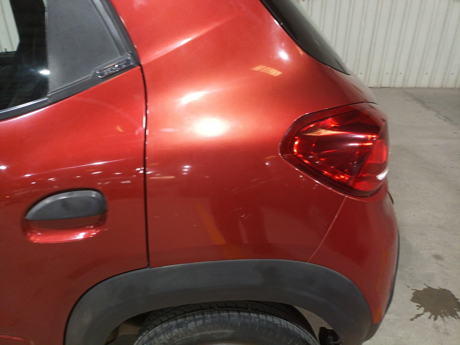 Used 2016 Renault Kwid 1.0 RXT Petrol Manual dents MINOR SCRATCH
