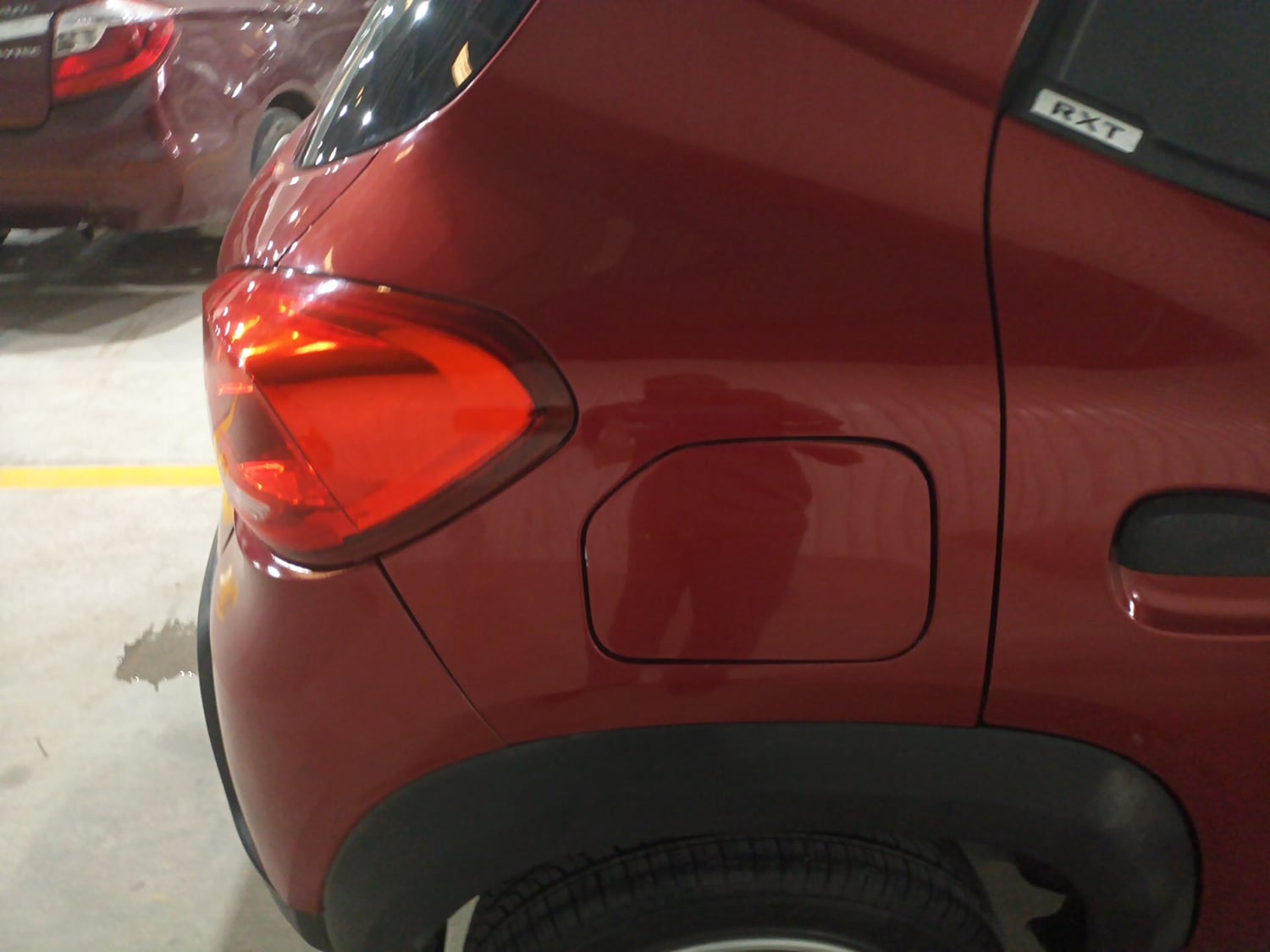 Used 2016 Renault Kwid 1.0 RXT Petrol Manual dents MINOR SCRATCH
