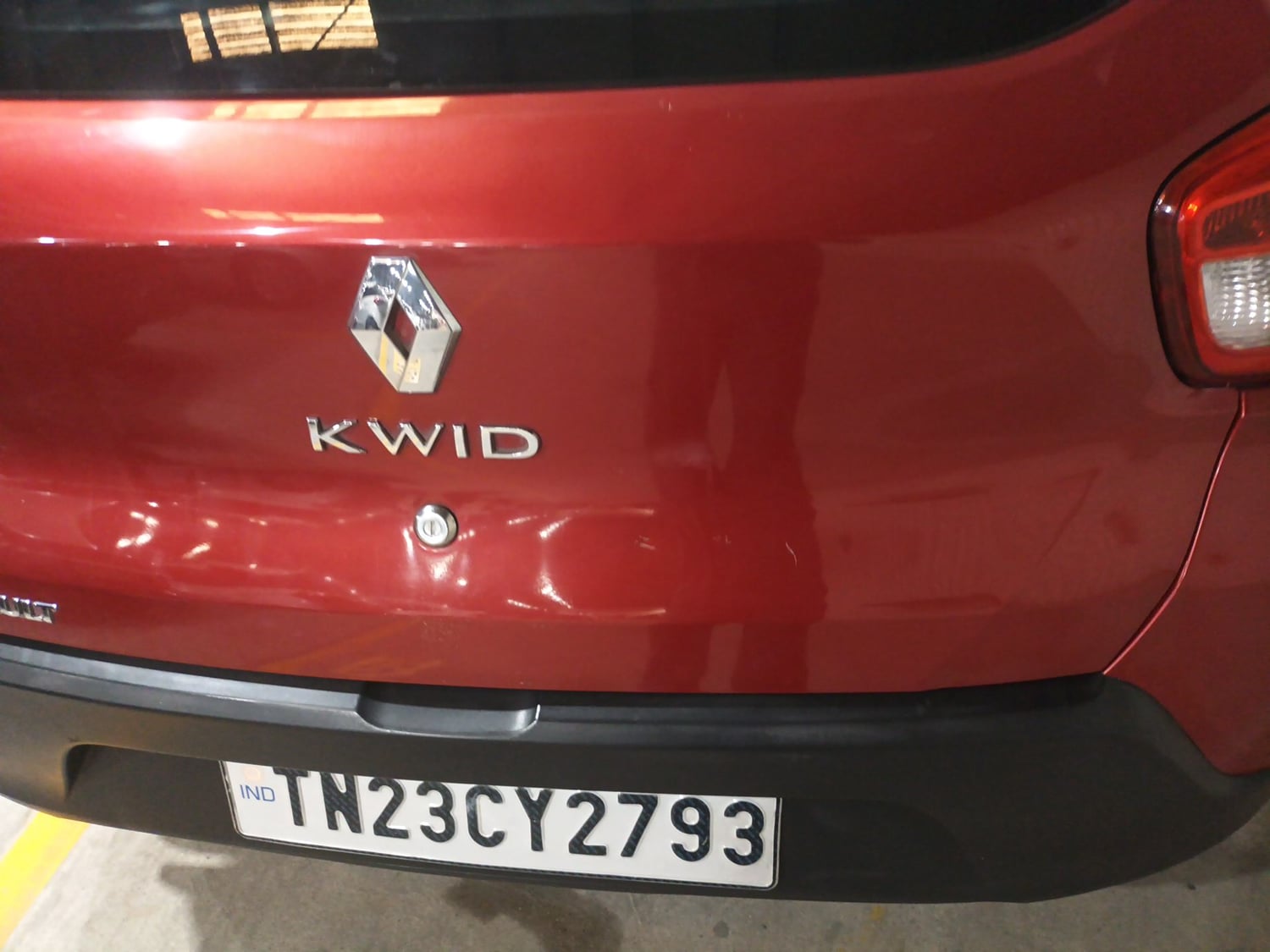 Used 2016 Renault Kwid 1.0 RXT Petrol Manual dents MINOR SCRATCH