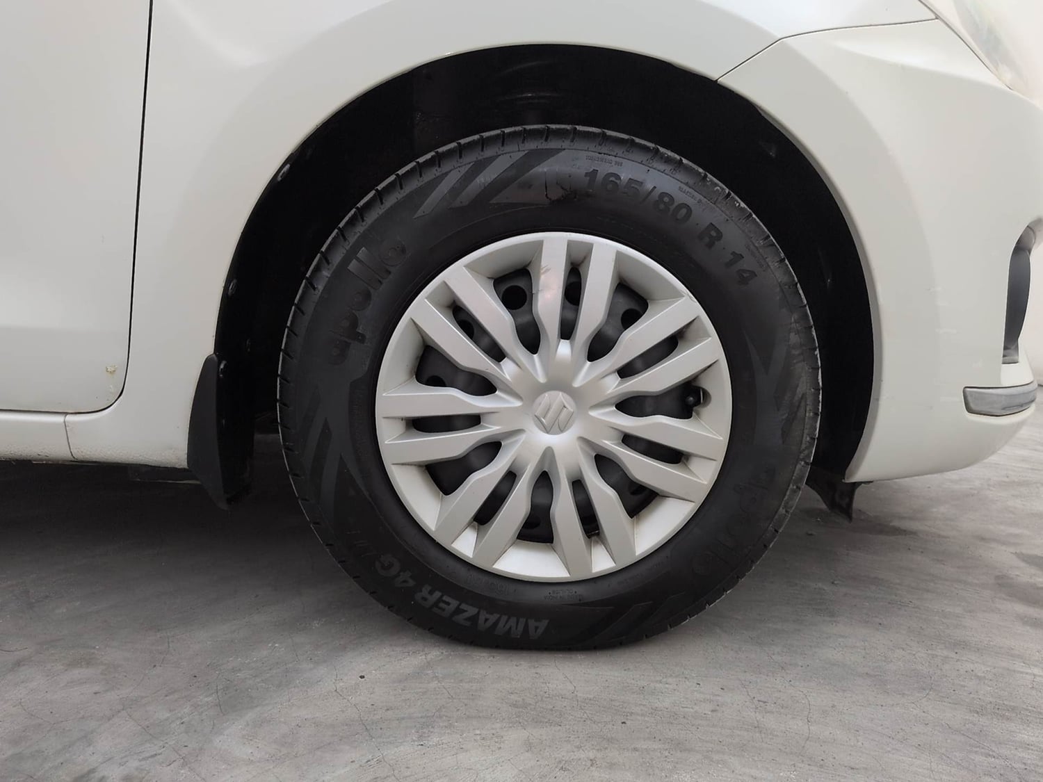 Used 2018 Maruti Suzuki Dzire VXi AMT Petrol Automatic tyres RIGHT FRONT TYRE RIM VIEW