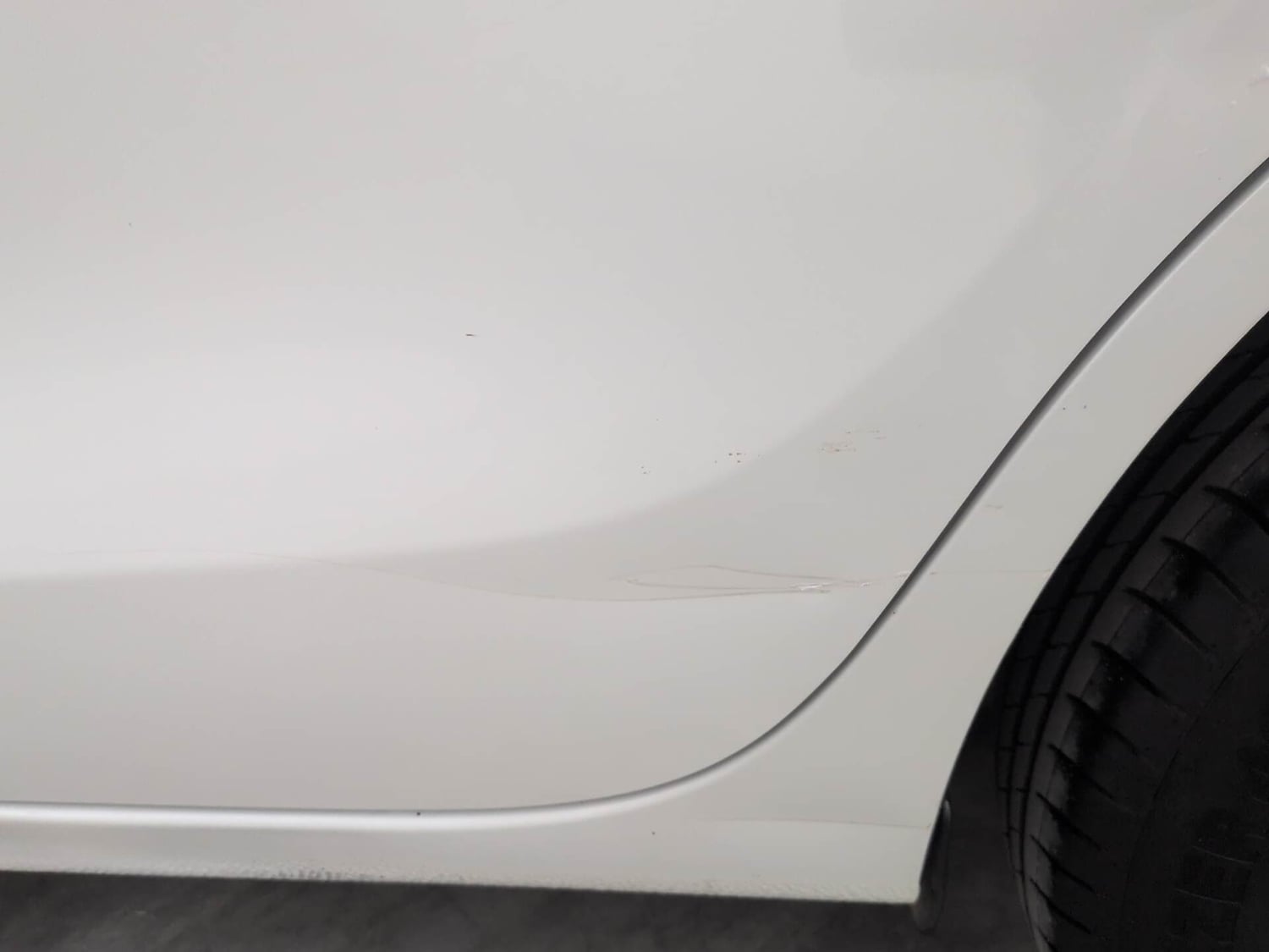 Used 2018 Maruti Suzuki Dzire VXi AMT Petrol Automatic dents MINOR DENT