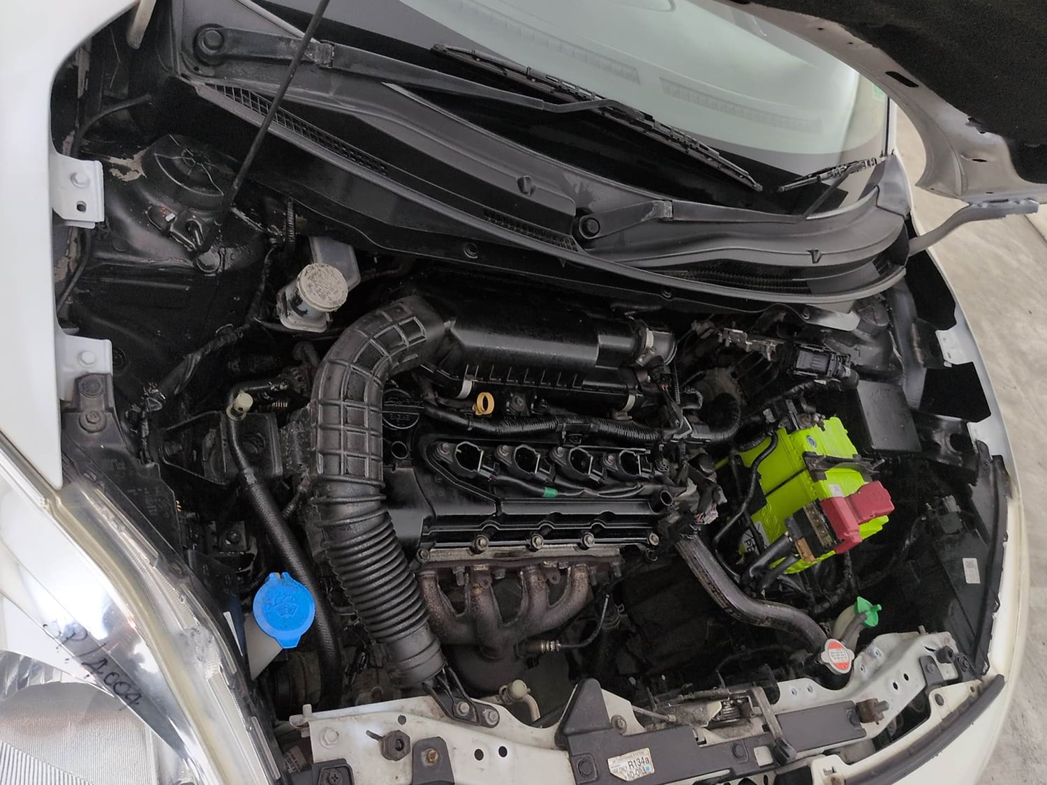 Used 2018 Maruti Suzuki Dzire VXi AMT Petrol Automatic engine ENGINE RIGHT SIDE VIEW
