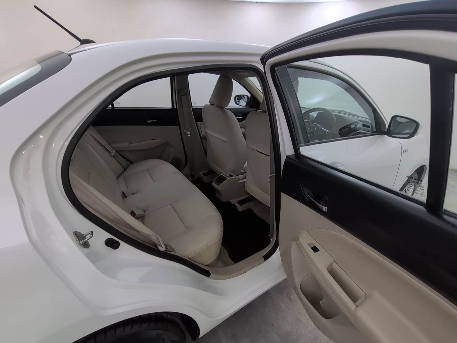 Used 2018 Maruti Suzuki Dzire VXi AMT Petrol Automatic interior RIGHT SIDE REAR DOOR CABIN VIEW