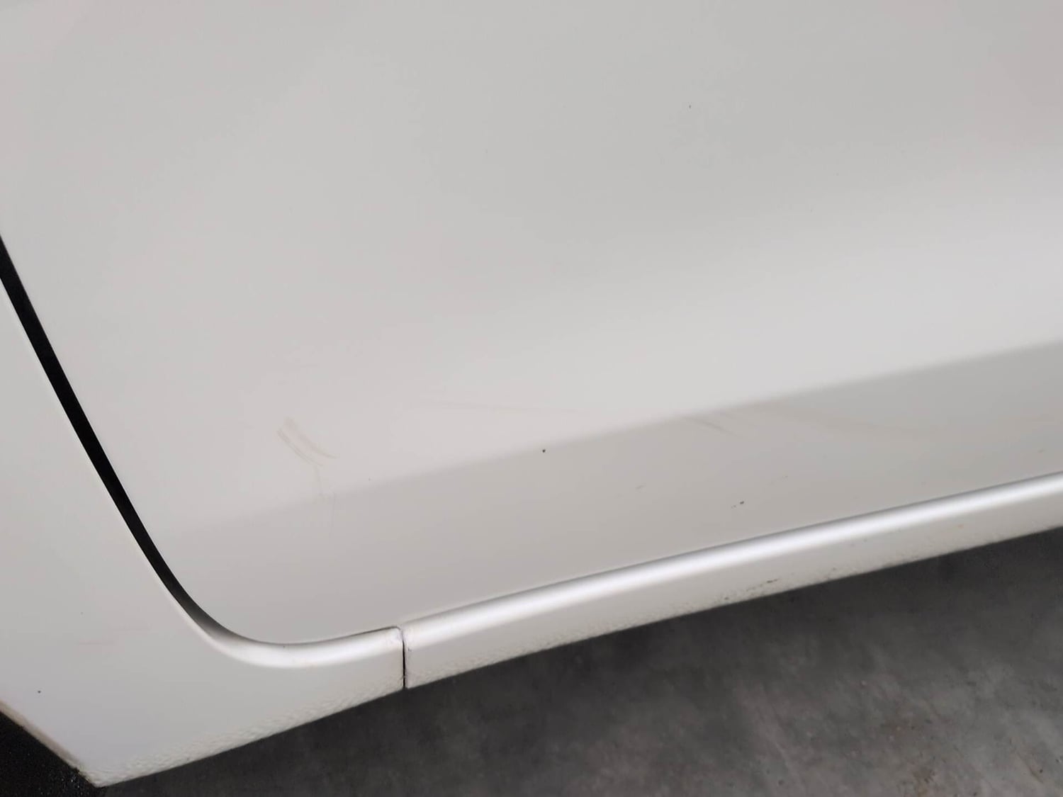 Used 2018 Maruti Suzuki Dzire VXi AMT Petrol Automatic dents MINOR SCRATCH