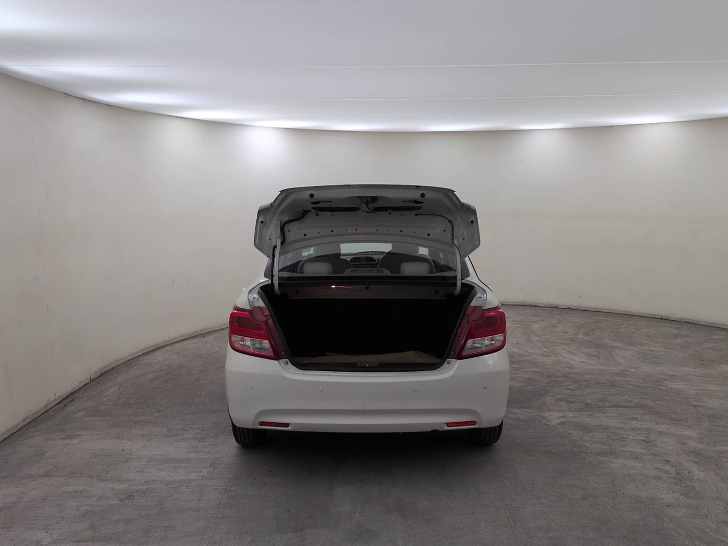 Used 2018 Maruti Suzuki Dzire VXi AMT Petrol Automatic interior DICKY DOOR OPEN VIEW