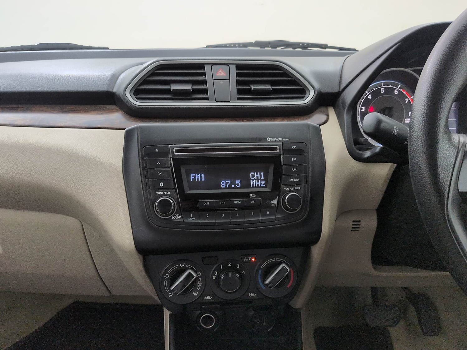 Used 2018 Maruti Suzuki Dzire VXi AMT Petrol Automatic interior MUSIC SYSTEM & AC CONTROL VIEW