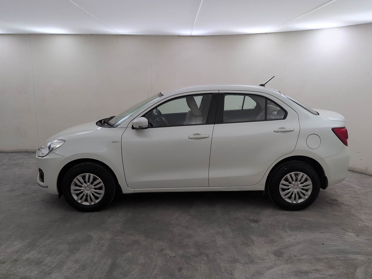 Used 2018 Maruti Suzuki Dzire VXi AMT Petrol Automatic exterior LEFT SIDE VIEW