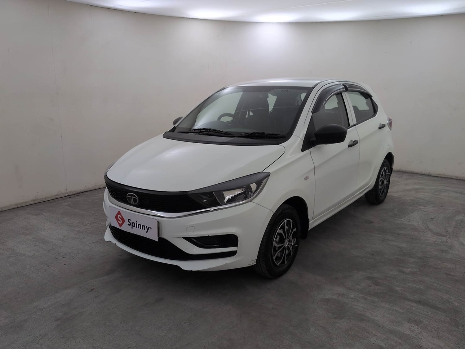 Used 2025 Tata Tiago XE Petrol Manual exterior LEFT FRONT CORNER VIEW