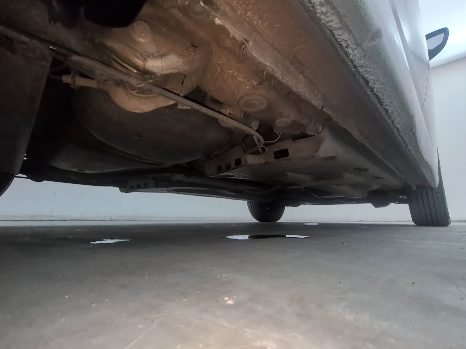 Used 2018 Volkswagen Ameo Comfortline 1.2L (P) Petrol Manual extra REAR RIGHT UNDERBODY VIEW