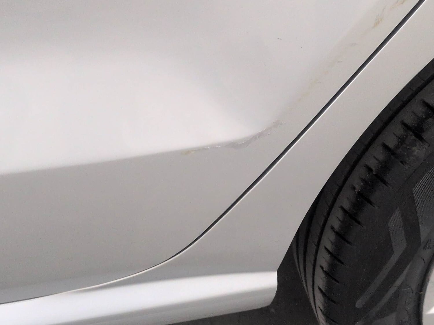 Used 2018 Volkswagen Ameo Comfortline 1.2L (P) Petrol Manual dents MINOR SCRATCH