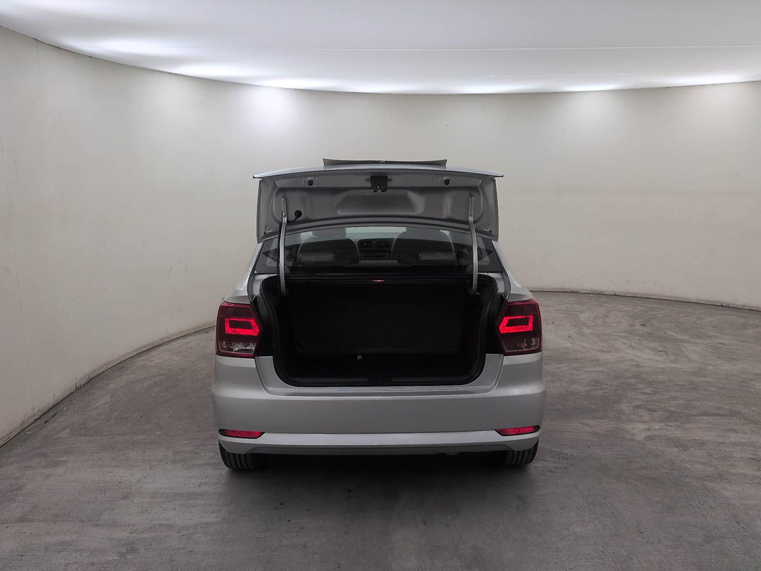 Used 2018 Volkswagen Ameo Comfortline 1.2L (P) Petrol Manual interior DICKY DOOR OPEN VIEW