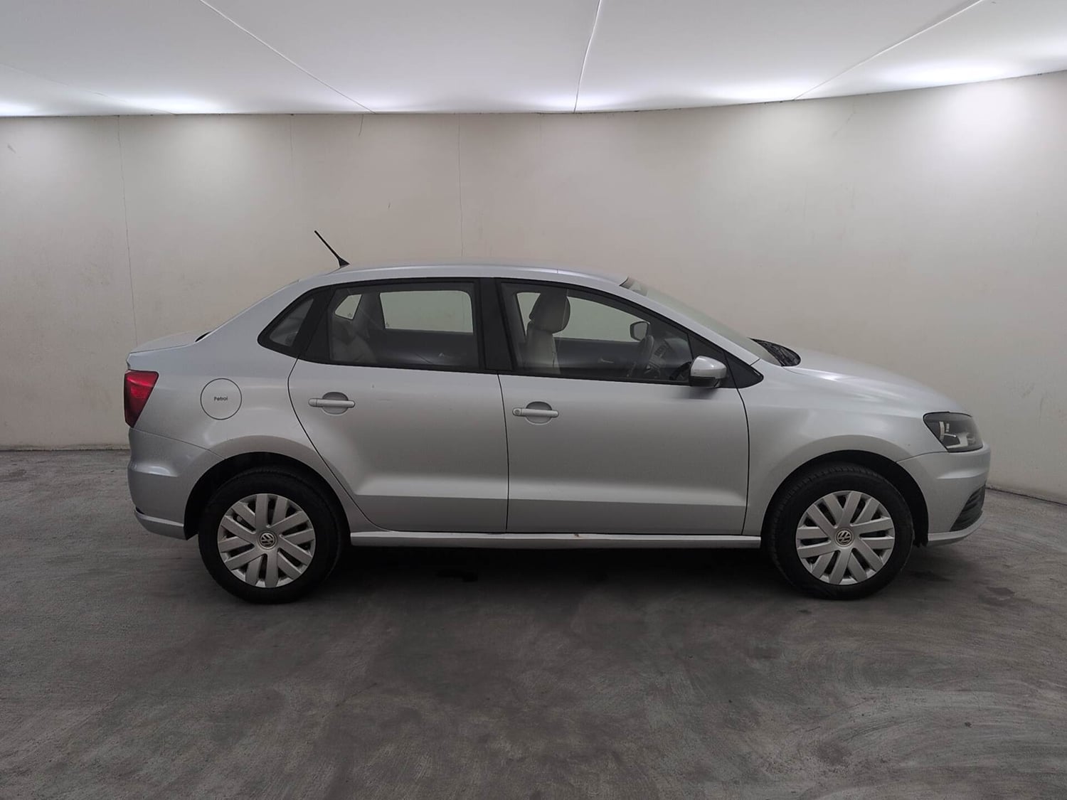 Used 2018 Volkswagen Ameo Comfortline 1.2L (P) Petrol Manual exterior RIGHT SIDE VIEW