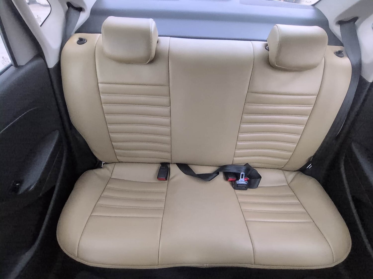 Used 2018 Volkswagen Ameo Comfortline 1.2L (P) Petrol Manual interior REAR SEAT CONDITION VIEW