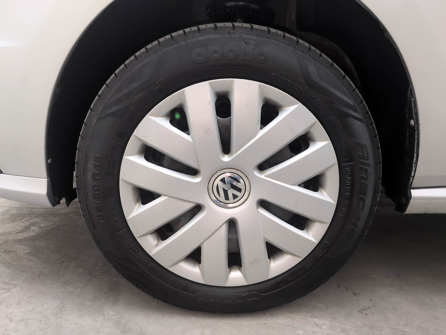 Used 2018 Volkswagen Ameo Comfortline 1.2L (P) Petrol Manual tyres LEFT FRONT TYRE RIM VIEW