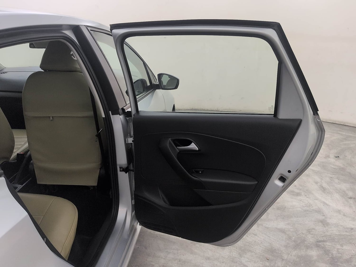 Used 2018 Volkswagen Ameo Comfortline 1.2L (P) Petrol Manual interior RIGHT REAR DOOR OPEN VIEW
