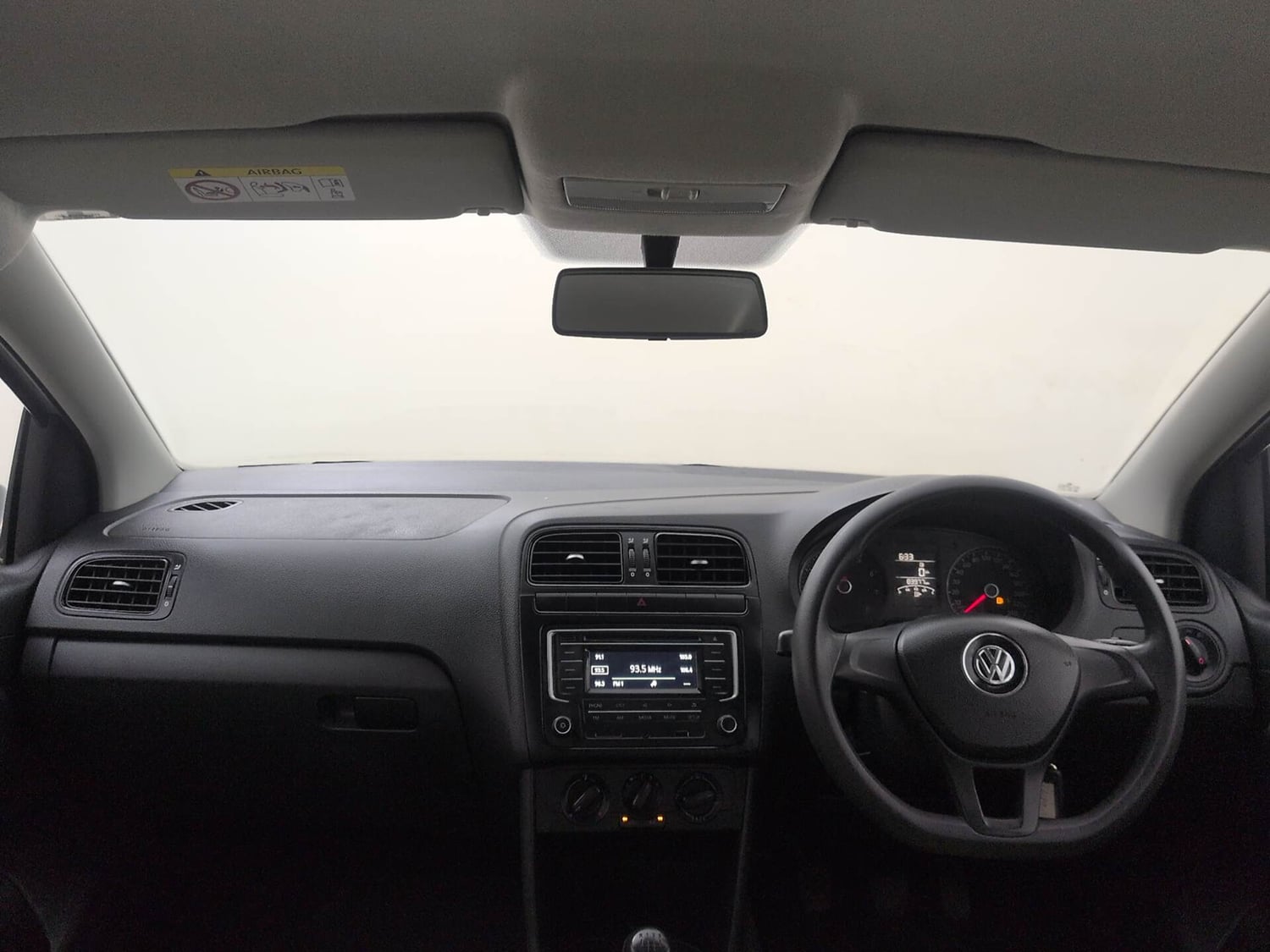 Used 2018 Volkswagen Ameo Comfortline 1.2L (P) Petrol Manual interior DASHBOARD VIEW