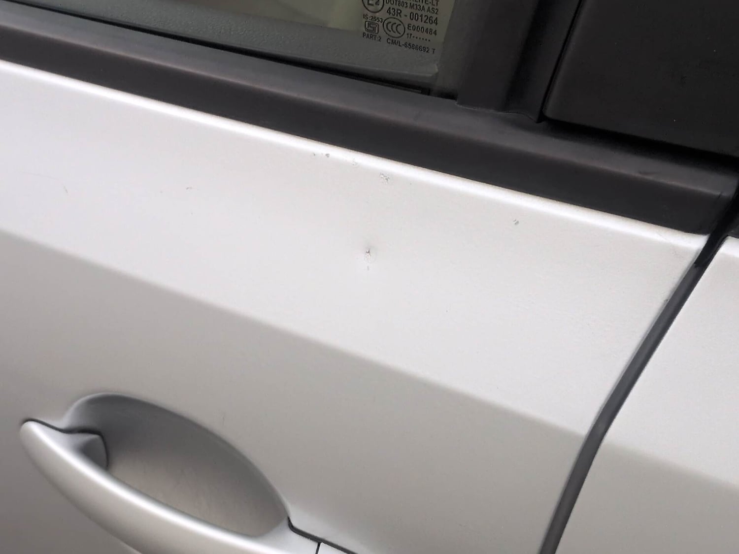 Used 2018 Volkswagen Ameo Comfortline 1.2L (P) Petrol Manual dents MINOR DENT