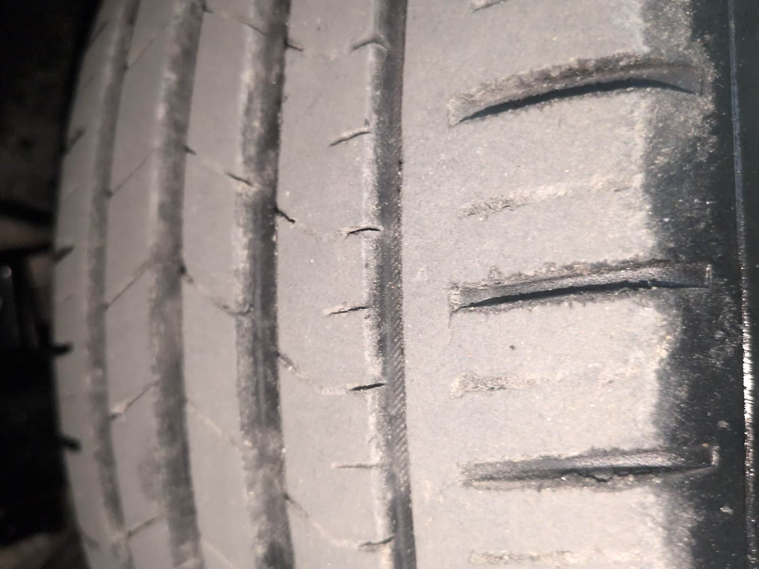 Used 2018 Volkswagen Ameo Comfortline 1.2L (P) Petrol Manual tyres RIGHT FRONT TYRE TREAD VIEW